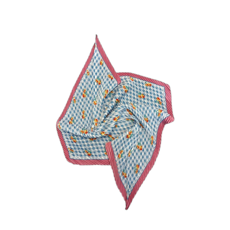 دستمال سر و گردن زنانه مدل پلیسه