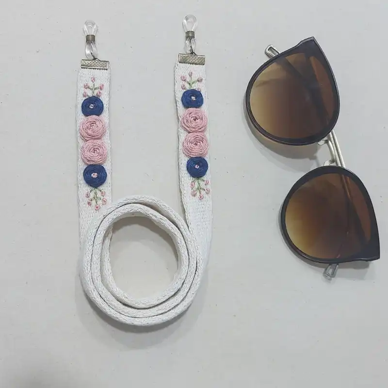 بند عینک مدل گلدوزی شده صبا