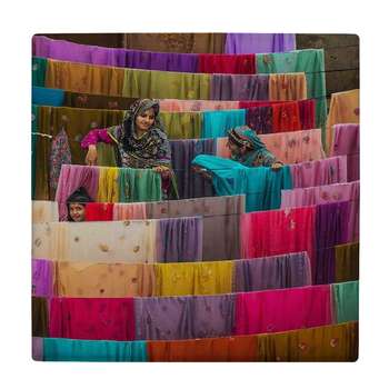  کاشی کارنیلا طرح زنان هندی و لباس های رنگی کد wk4597