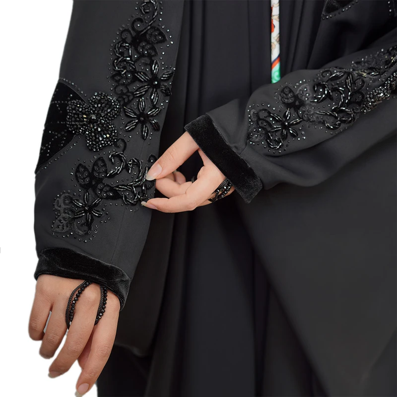 عکس شماره 4 : چادر عبایی مدل مهرسا پلاس