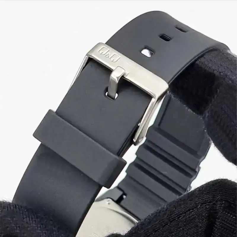 ساعت مچی عقربه ای کیو اند کیو مدل v02a-05vy