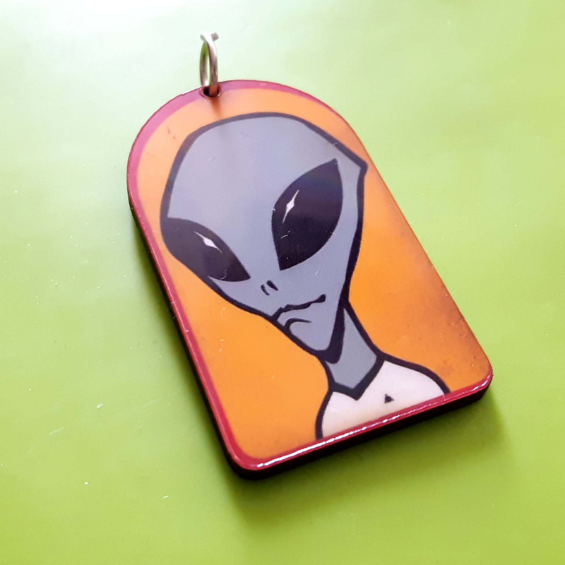 گردنبند طرح Alien مدل GL-31 گردنبند طرح Alien مدل GL-31