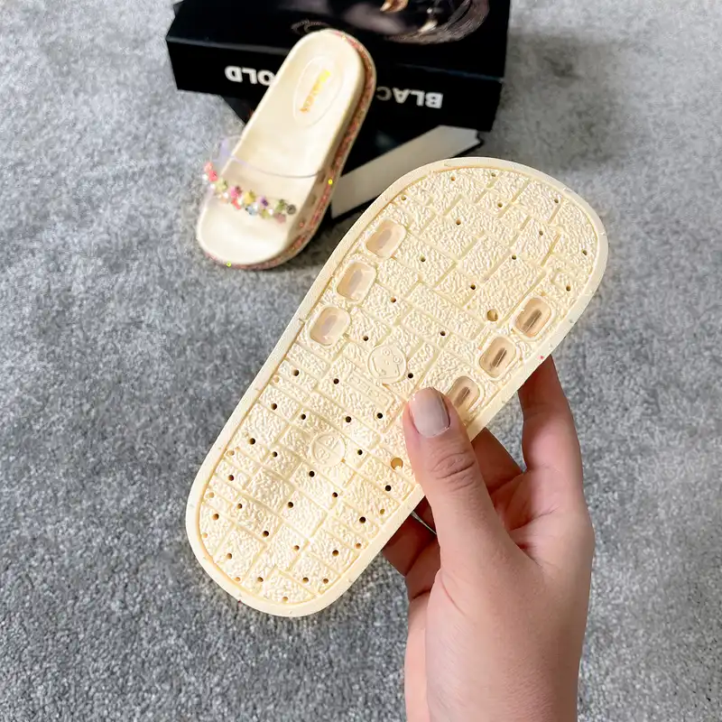 دمپایی زنانه پاپا مدل  Y.W..2.2.9.7