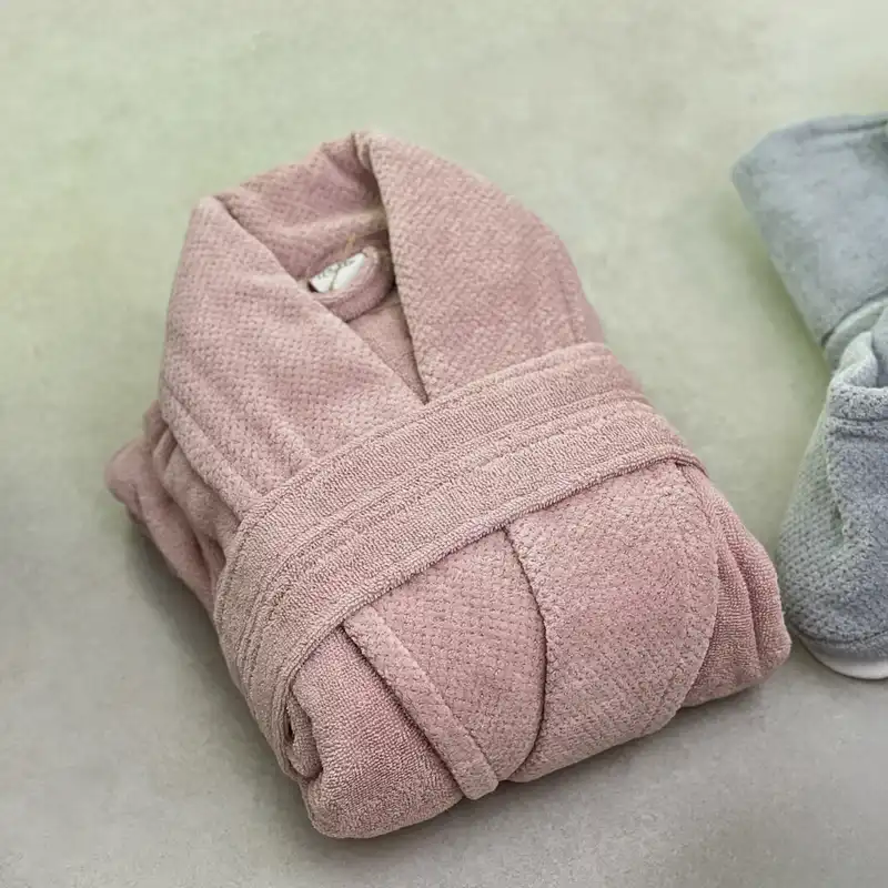 سرویس حوله پالتویی 11 تکه مدل عروس و داماد طرح میکرو کد 61884