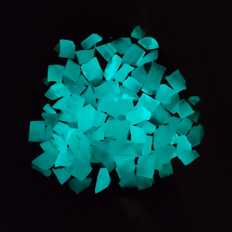 سنگ تزیینی مدل شب تاب وزن 30 گرم سنگ تزیینی مدل شب تاب وزن 30 گرم