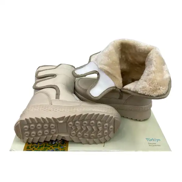 بوت پسرانه مدل اسپرت چسبی