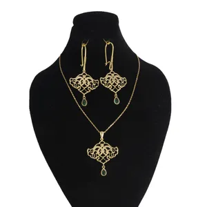 نیم ست طلا ۱۸ عیار زنانه مدل 67055