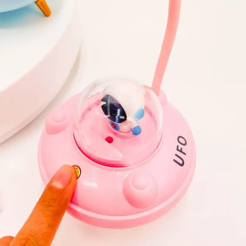 چراغ مطالعه مدل UFO طرح سفینه و فضانورد کد 02