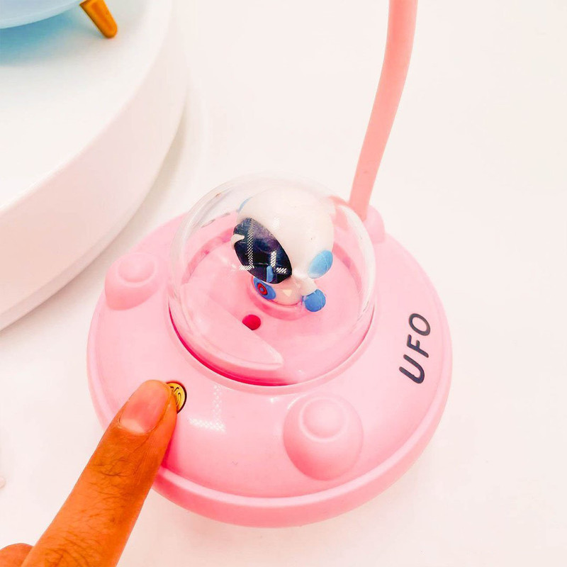 چراغ مطالعه مدل UFO طرح سفینه و فضانورد کد 02