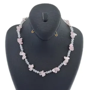 گردنبند دست ساز زنانه مدل سنگ رزکوارتز طرح کریستال