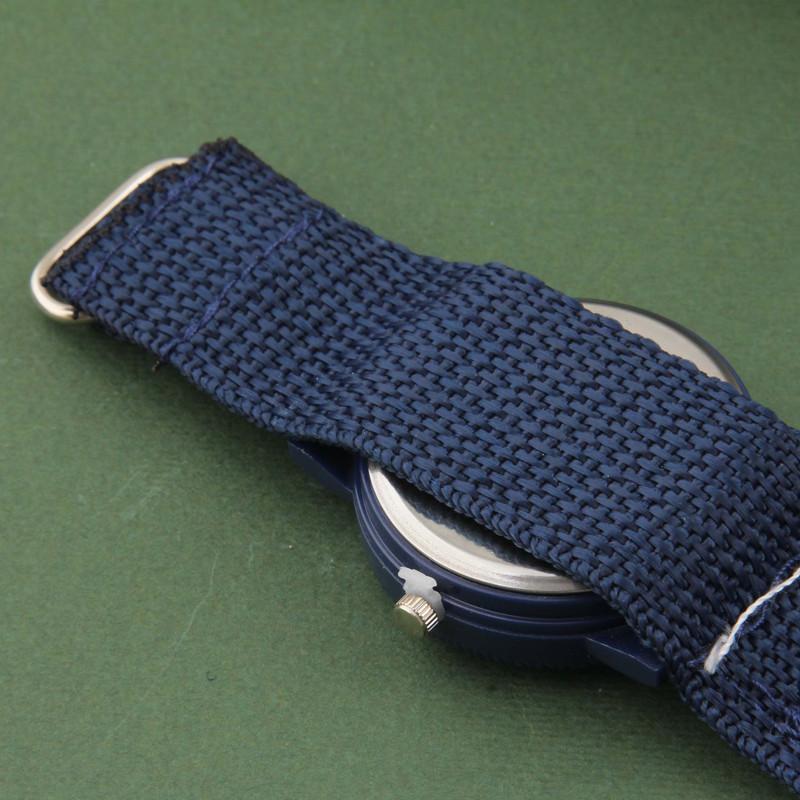 ساعت  مچی عقربه ای پسرانه مدل ورزشی بند کتان چسبی طرح رئال مادرید کد WHK_095