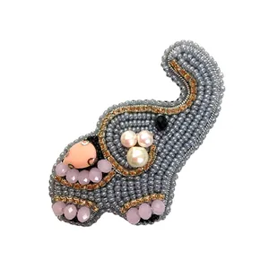 گل سینه زنانه مدل فیل