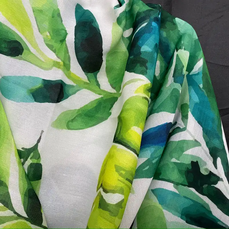 روسری زنانه مدل نخ اسپان منگوله دار کد 554