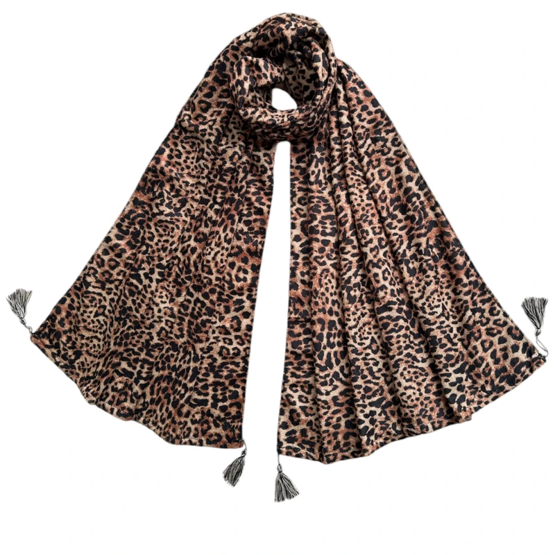 شال زنانه مدل موهر مخملی پلنگی سبک پاییزی منگوله دار کد ۱