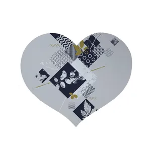 پادری مدل قلب طرح مربع کد 8569 سایز 90 × 90 سانتی متر