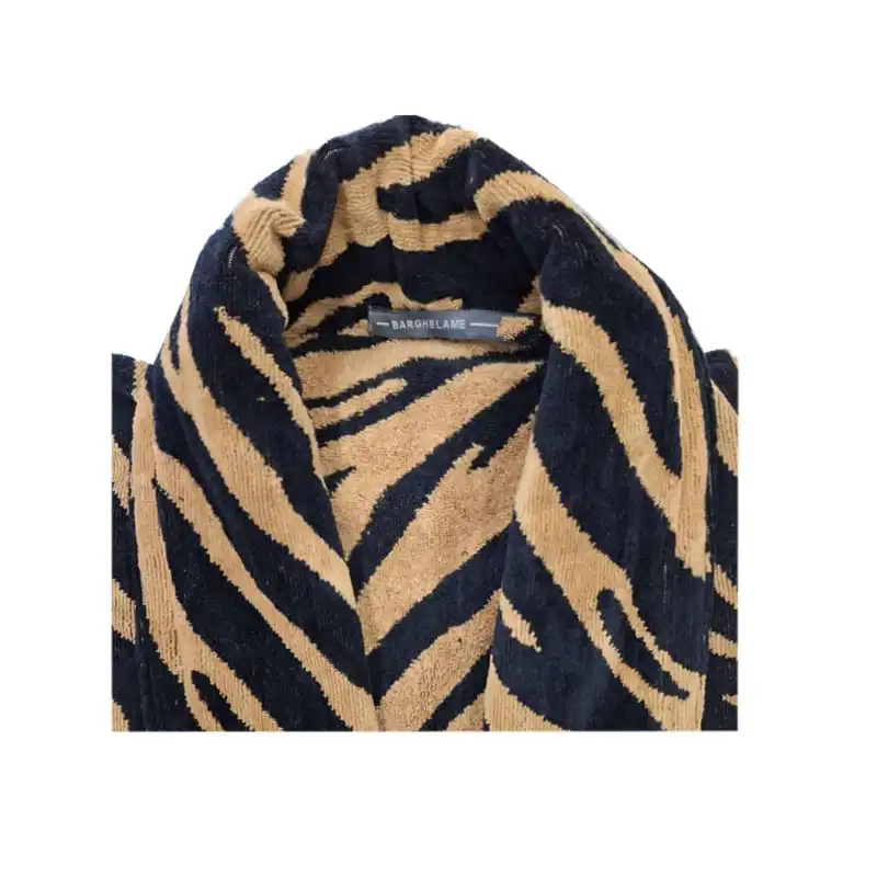 حوله پالتویی برق لامع طرح تایگر سایز 125