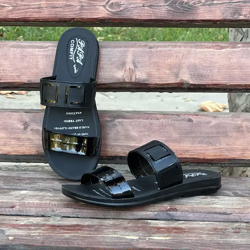 دمپایی زنانه پاپا مدل شیما کد Bk-000001