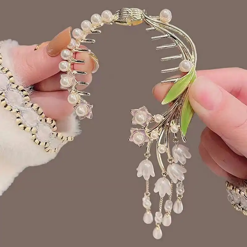 گیره مو زنانه مدل گوجه‌ای آبشاری آویزدار کد brg 630