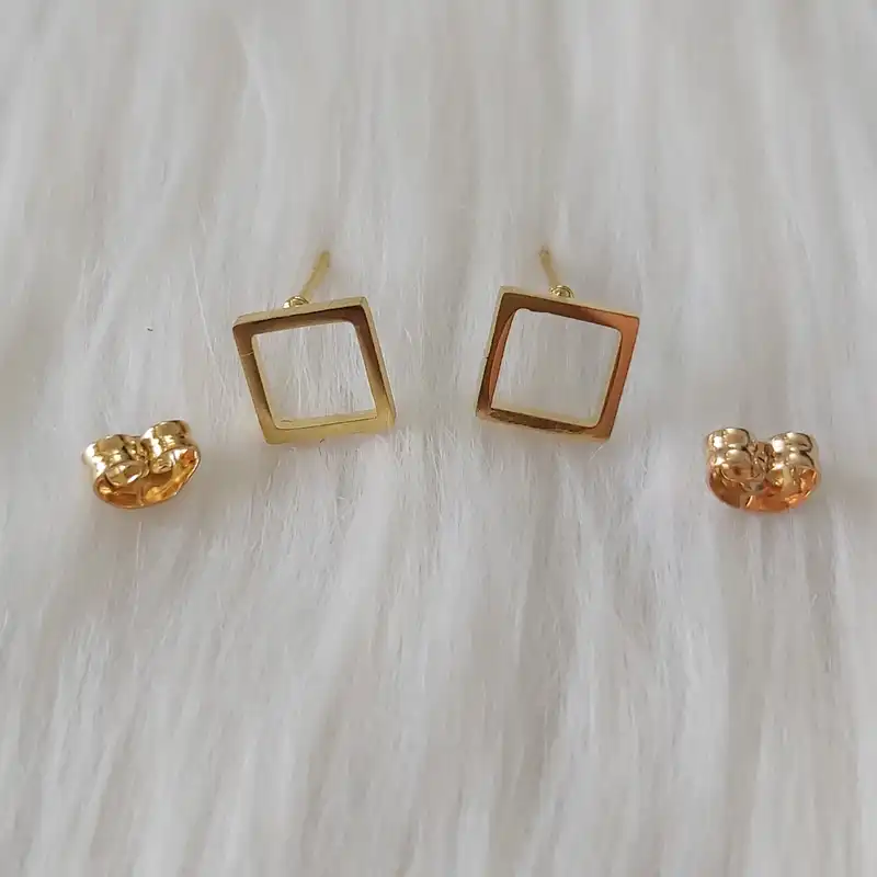 گوشواره زنانه مدل میخی طرح مربع کد shape110