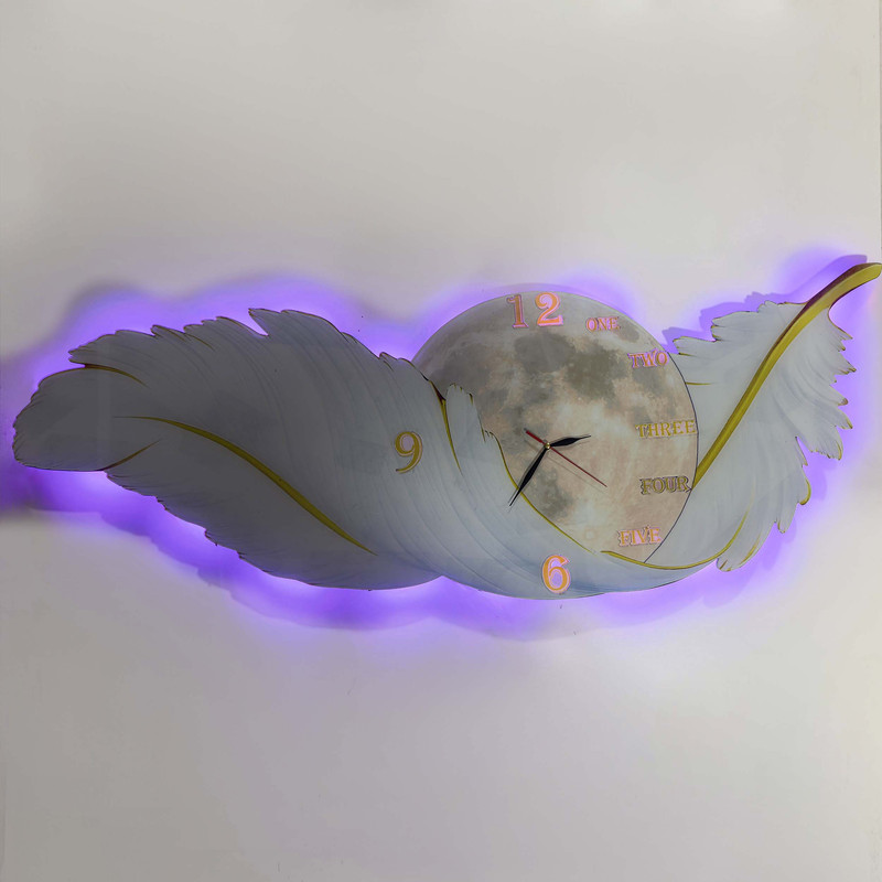 ساعت دیواری مدل پر طرح ماه