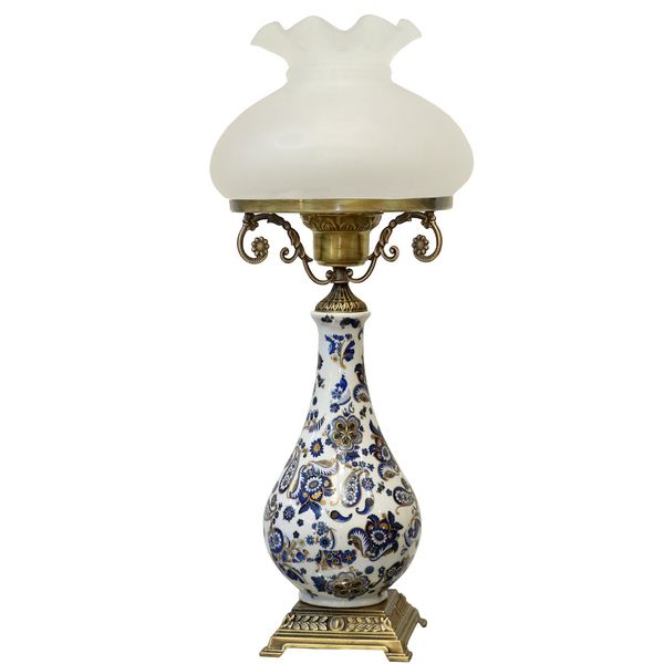 چراغ رومیزی مدل CH 1393 چراغ رومیزی مدل CH 1393