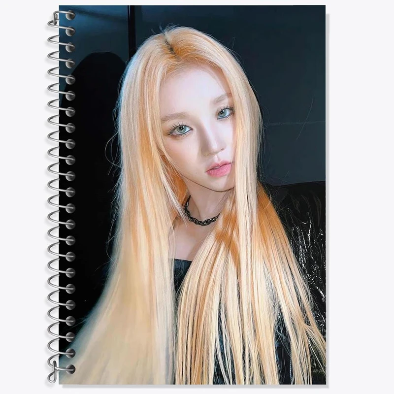 دفتر زبان 50 برگ خندالو مدل دو خط طرح یوکی گروه جی آیدل GIdle کد 19505