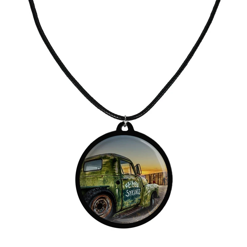 گردنبند مدل دو طرفه طرح ماشین جیپ کلاسیک صحرای موهاوی کد 1043