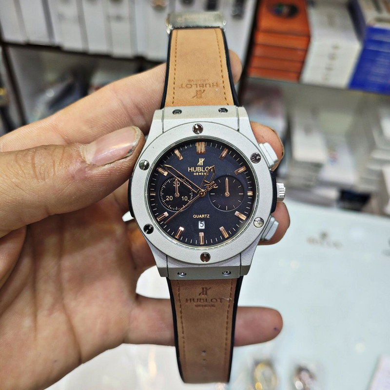 ساعت مچی عقربه‌ای مردانه  مدل تک موتور_toos_b09