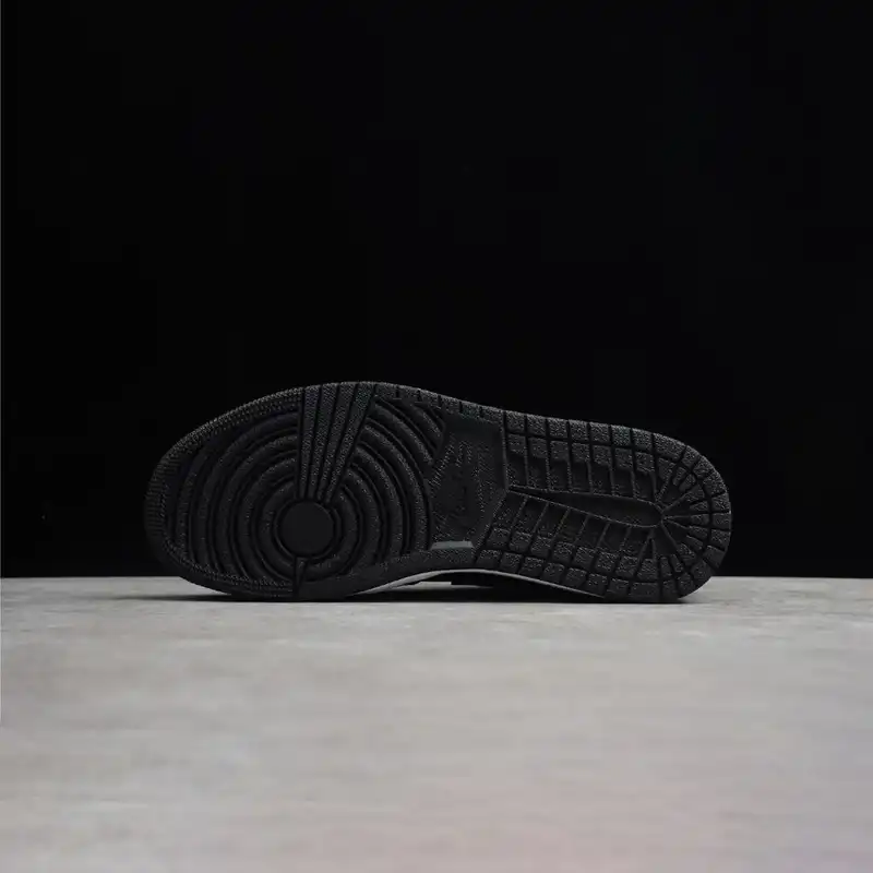 کفش پیاده روی مدل LOW