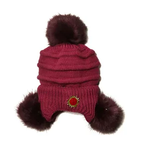 کلاه بافتنی بچگانه مدل پوم دار رنگ سرخابی