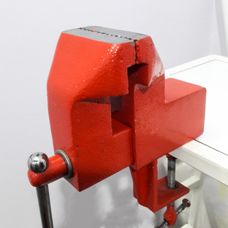 گیره بغل میزی مدل F104R-80