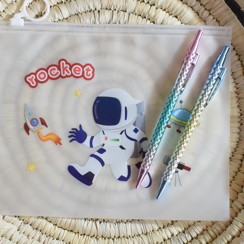 پوشه مدل زیپ دار طرح فضانورد کد 140203 مجموعه 4 عددی