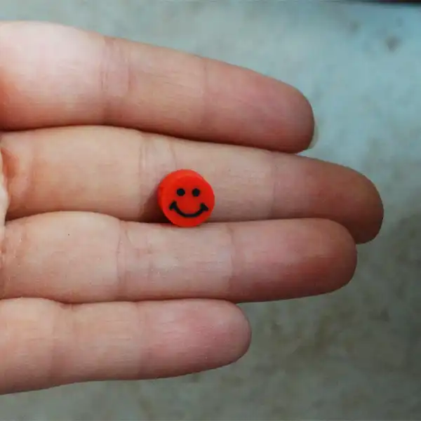 مهره دستبند مدل فیمو لبخند کد AD 108 بسته 10 عددی