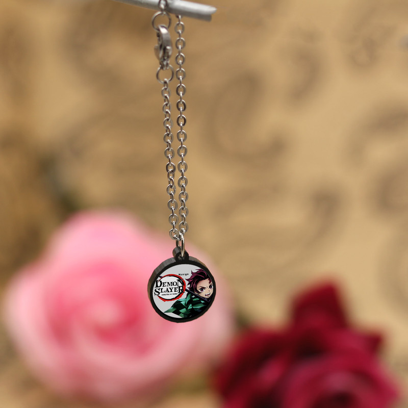 آویز ساعت زنانه ناکسیگو مدل شب تاب طرح Demon Slayer کد AW7261 آویز ساعت زنانه ناکسیگو مدل شب تاب طرح Demon Slayer کد AW7261