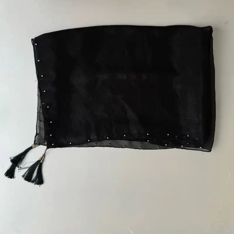 شال زنانه مدل حریر شیشه ای دور مروارید پانچی منگوله دار