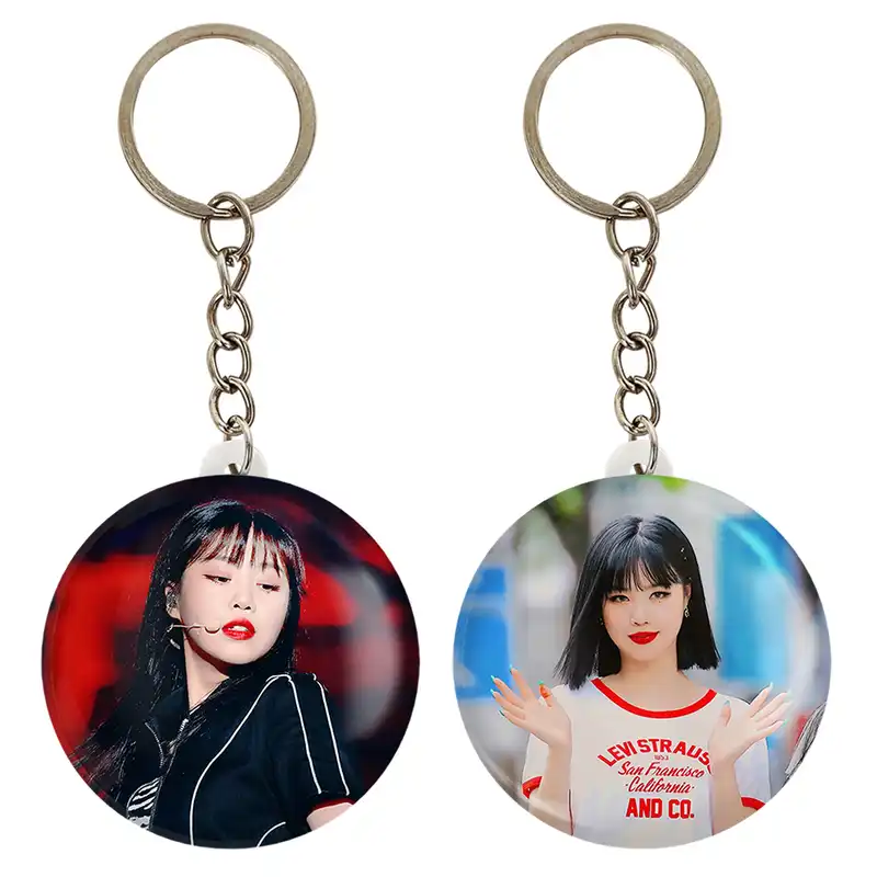 جاکلیدی خندالو مدل سوجین گروه جی آیدل GIdle کد 1956419553 مجموعه 2 عددی