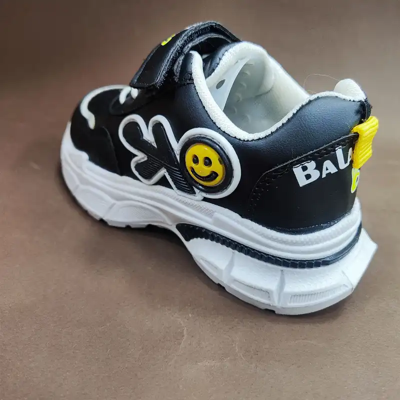 کفش مخصوص پیاده روی مدل 2025 imo