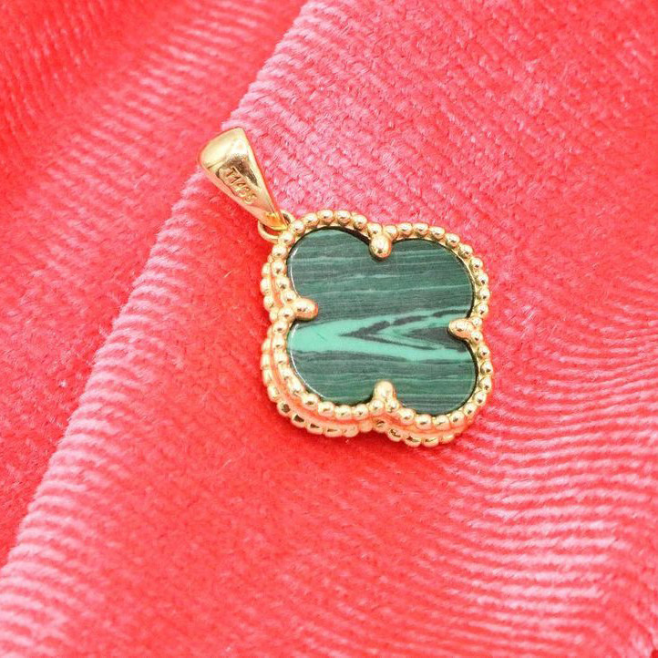 آویز گردنبند طلا 18 عیار زنانه دوست خوب مدل ونکلیف dk792