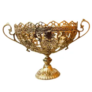 میوه خوری برنجی مدل توری پایه دار 