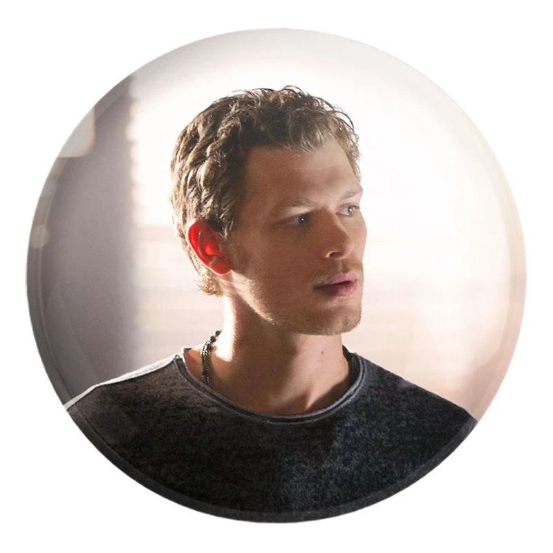 پیکسل خندالو طرح کلاوس مایکلسون خاطرات یک خون آشام  The Vampire Diaries کد 23689 مدل بزرگ