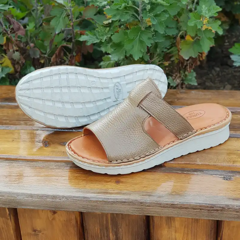 دمپایی زنانه مدل چرم طبیعی کد 07 رنگ نسکافه ای