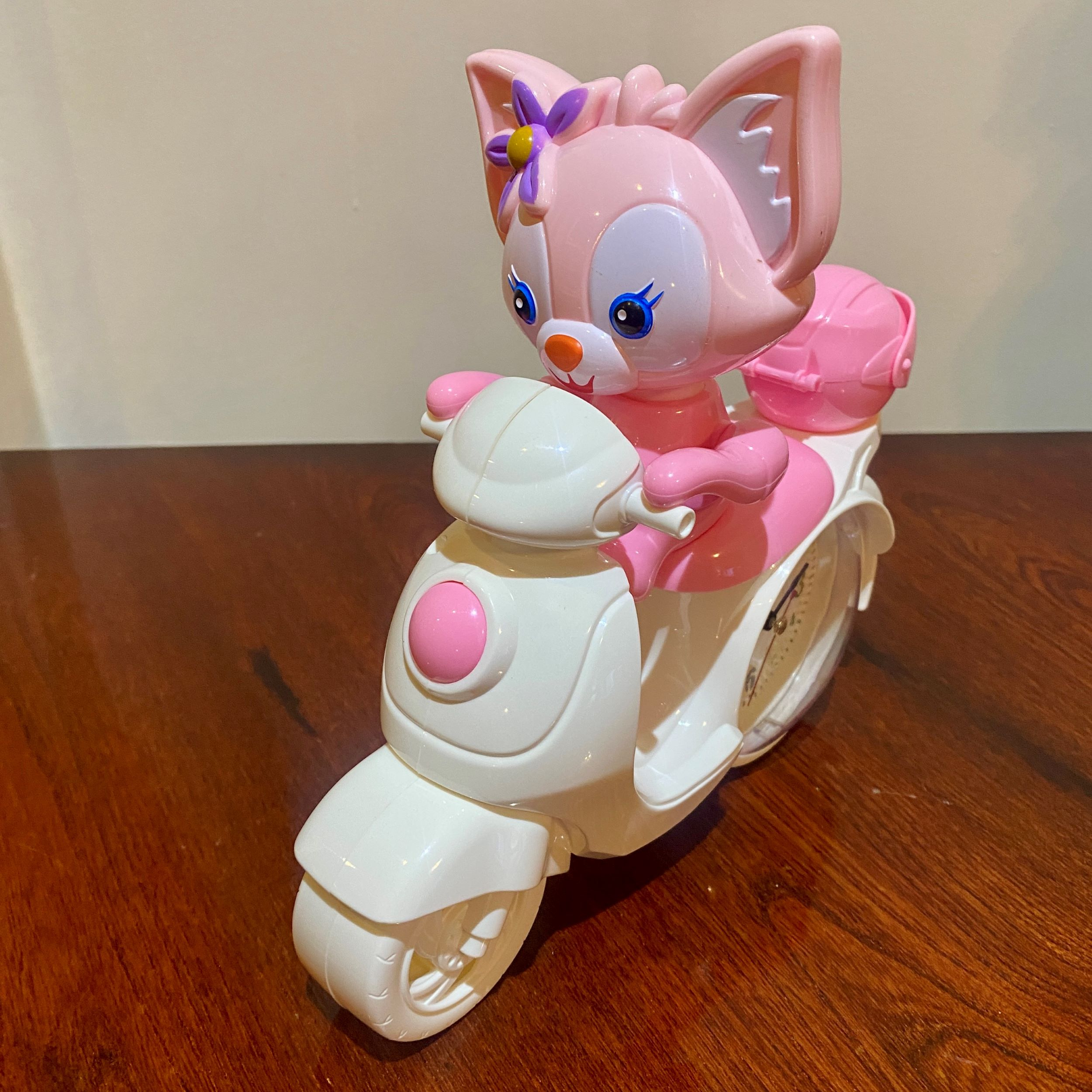 ساعت رومیزی کودک طرح موش دوچرخه سوار