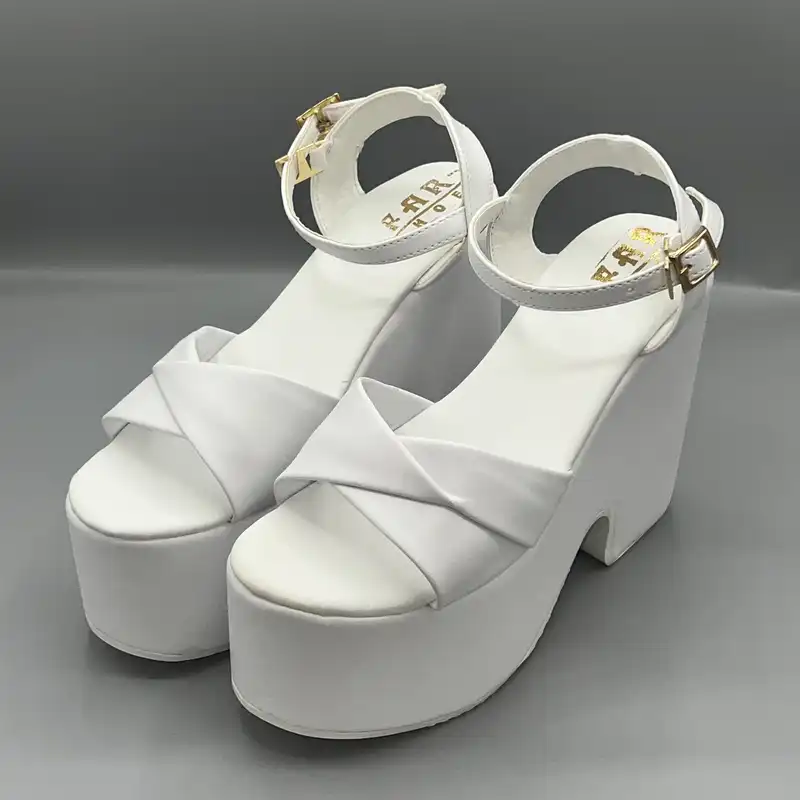 صندل زنانه مدل چرم مصنوعی پاکتی پاشنه دار