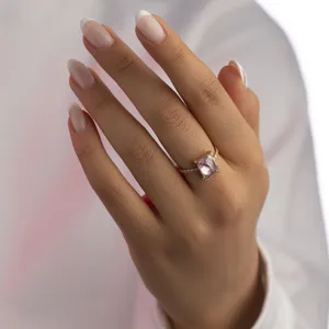 انگشتر طلا 18 عیار زنانه پرسته مدل رئا کد WR424 سایز 56