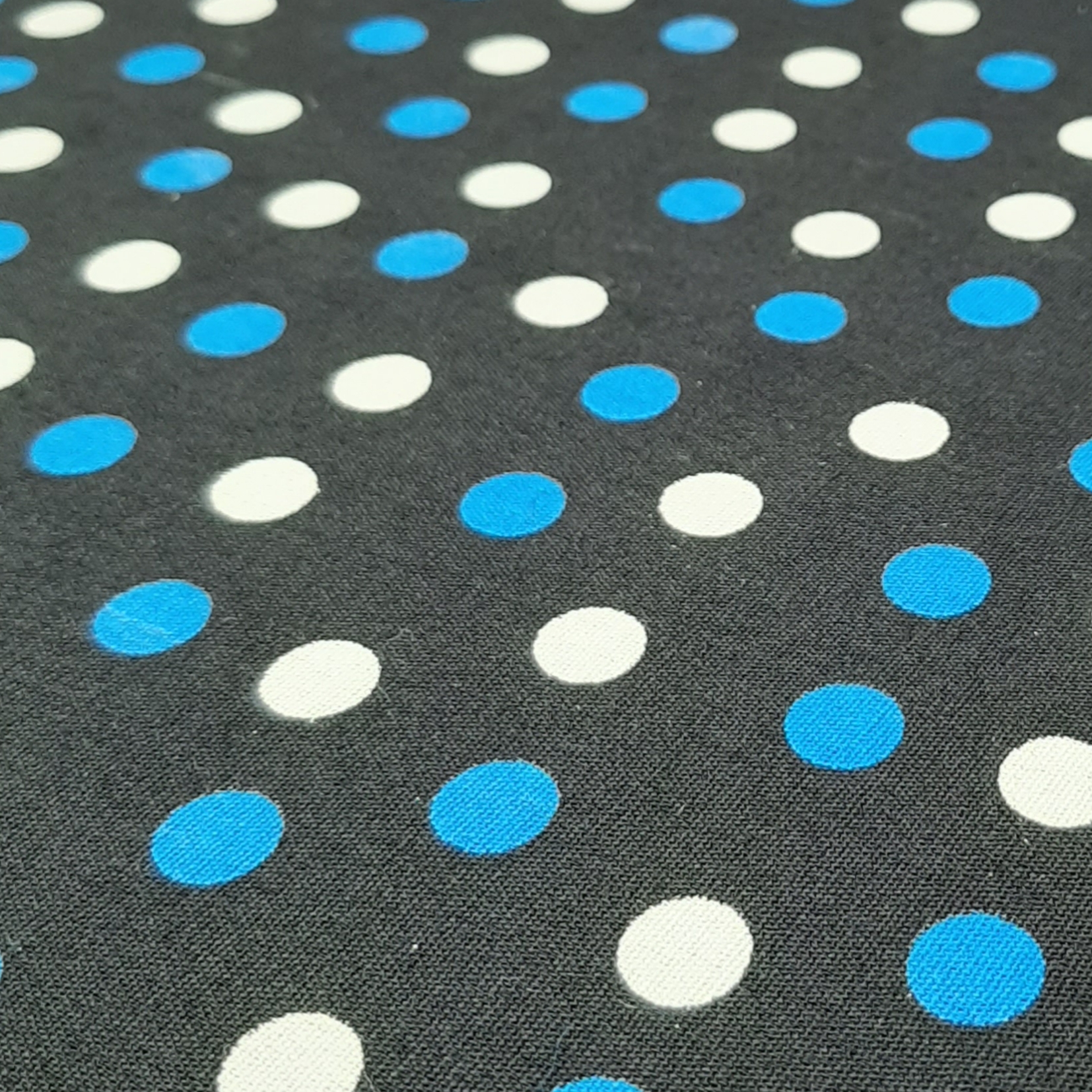 پارچه لباس طرح توپی کد ۵۲۰