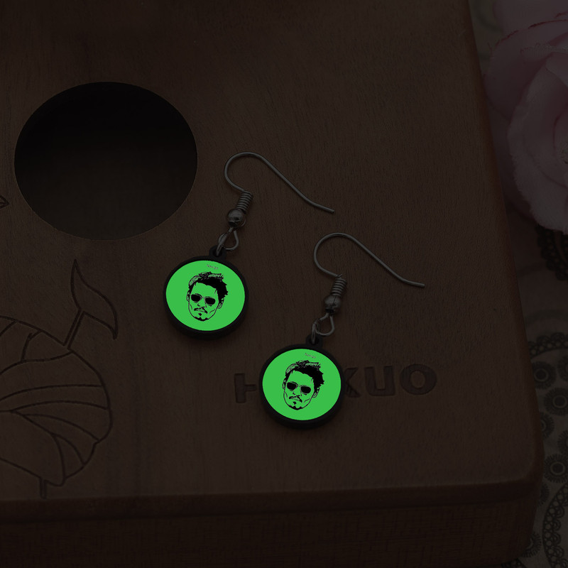 گوشواره زنانه ناکسیگو مدل شب تاب طرح جانی دپ کد ES8199 گوشواره زنانه ناکسیگو مدل شب تاب طرح جانی دپ کد ES8199