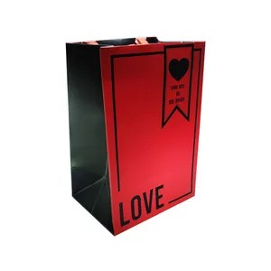 ساک هدیه دست ساز طرح LOVE