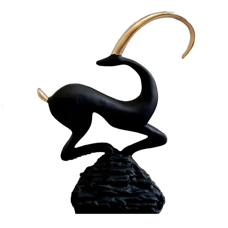 مجسمه مدل آهوی شاخ دار کد PA-33