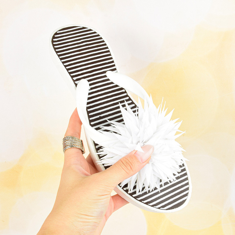 دمپایی لاانگشتی زنانه نیکتا مدل گل پارچه ای WH.4026