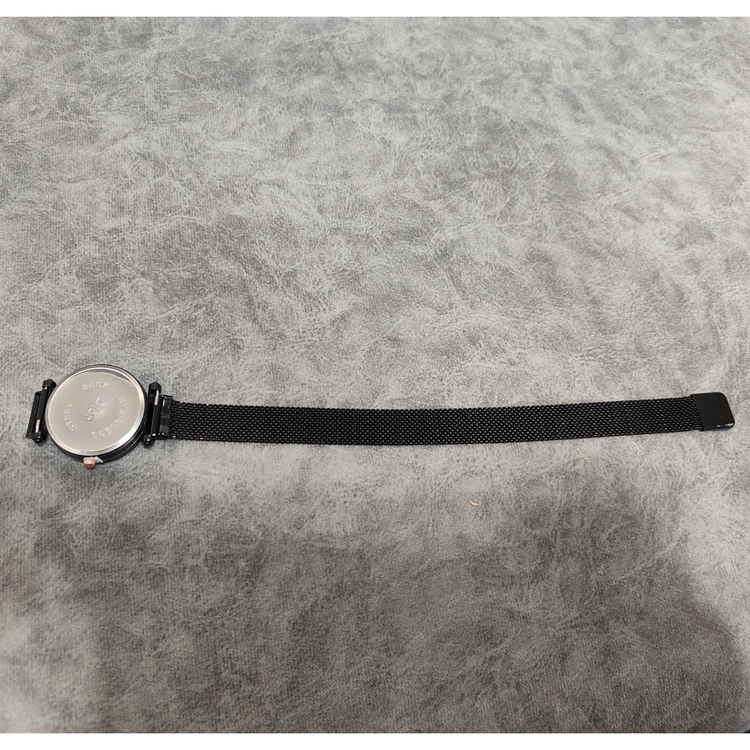 ساعت مچی عقربه ای زنانه مدل مگنتی کد 01 ساعت مچی عقربه ای زنانه مدل مگنتی کد 01